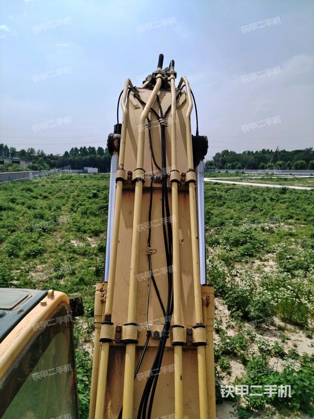 大臂背部俯视(工作和回转装置) 大臂背部俯视(工作和回转装置)