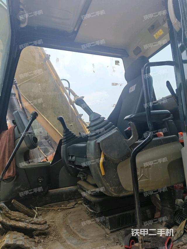 右侧玻璃角标(驾驶室部分) 右侧玻璃角标(驾驶室部分)