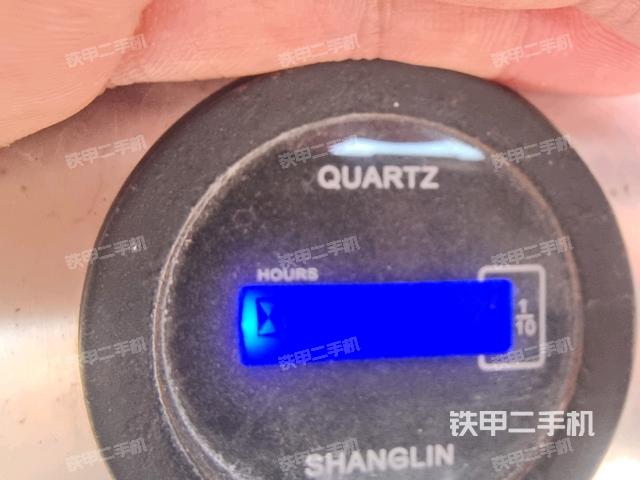 駕駛室側(cè)向上照全景(壓路機駕駛室) 駕駛室側(cè)向上照全景(壓路機駕駛室)