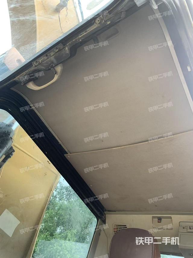 駕駛室頂部(整機外觀) 駕駛室頂部(整機外觀)