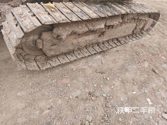 右側(cè)履帶整體?(行走機(jī)構(gòu)) 右側(cè)履帶整體?(行走機(jī)構(gòu))