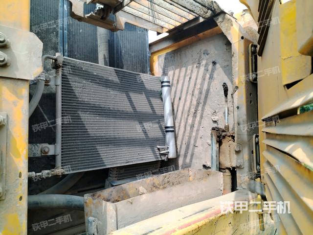 散热器正面(大件舱室) 散热器正面(大件舱室)