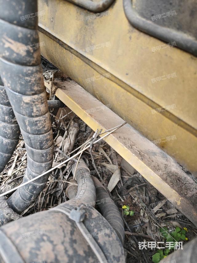 中央回转接头特写(上车部件) 中央回转接头特写(上车部件)