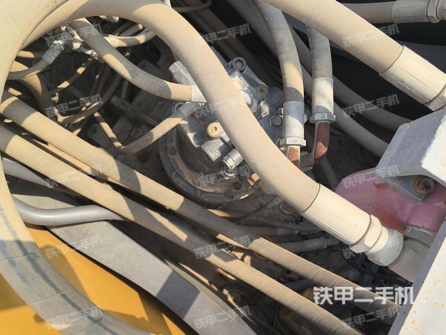 回转马达和主控阀（整机外观）