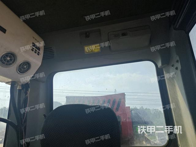 座椅后部(駕駛室部分) 座椅后部(駕駛室部分)