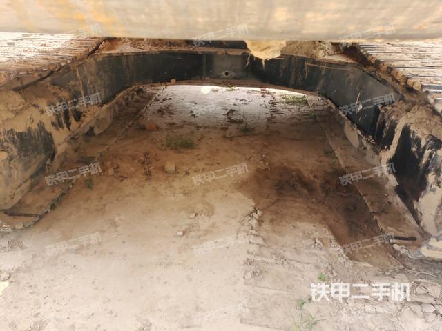 右側(cè)行走馬達(dá)蓋板(行走機(jī)構(gòu)) 右側(cè)行走馬達(dá)蓋板(行走機(jī)構(gòu))