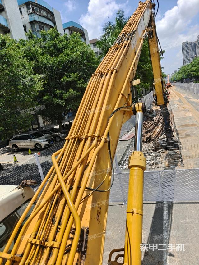 大臂整體?右側(工作和回轉裝置) 大臂整體?右側(工作和回轉裝置)