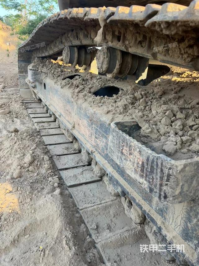 單側(cè)履帶整體（整機(jī)外觀）