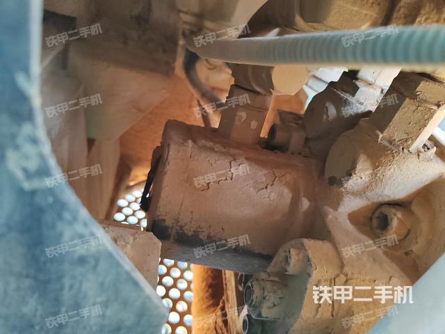 液壓泵艙室正面整體(整機(jī)外觀) 液壓泵艙室正面整體(整機(jī)外觀)