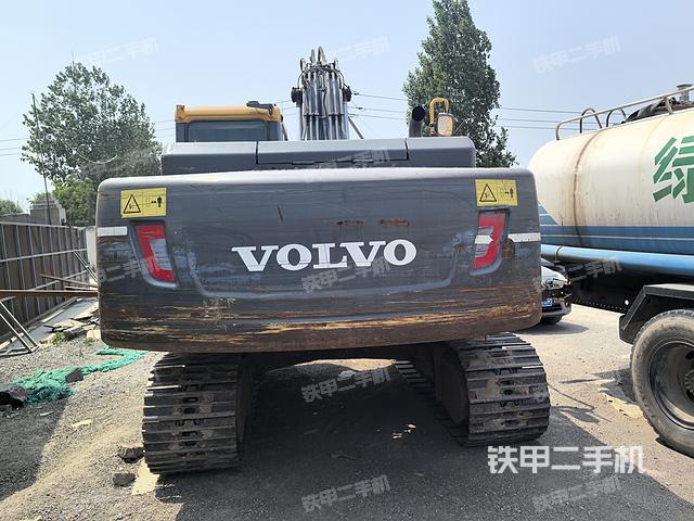 驾驶室顶部（整机外观）