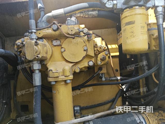 液壓泵斜45?左(大件艙室) 液壓泵斜45?左(大件艙室)