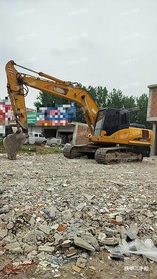 雷沃重工FR220挖掘機(jī)實(shí)拍圖片