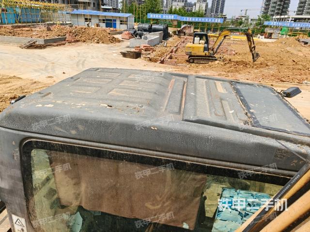 氣門室蓋螺絲特寫(上車部件) 氣門室蓋螺絲特寫(上車部件)