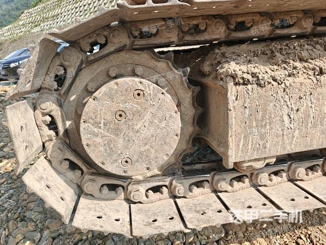 左导向轮(行走机构) 左导向轮(行走机构)