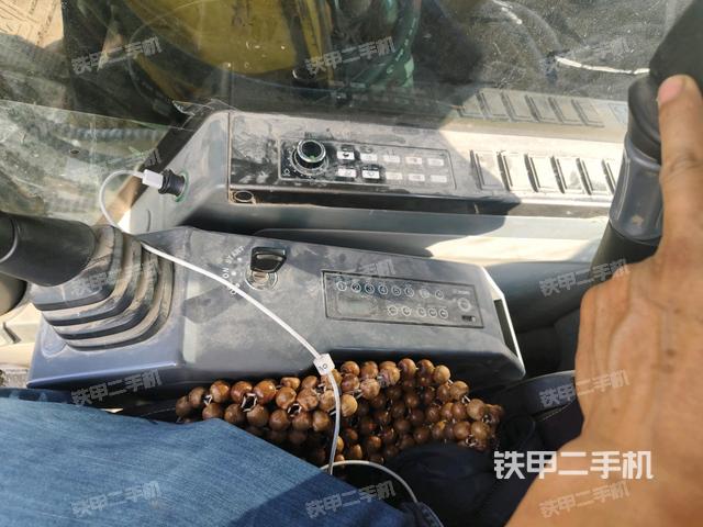 座椅右側(cè)控制臺(tái)/鑰匙門/油門/含右手柄(駕駛室部分) 座椅右側(cè)控制臺(tái)/鑰匙門/油門/含右手柄(駕駛室部分)