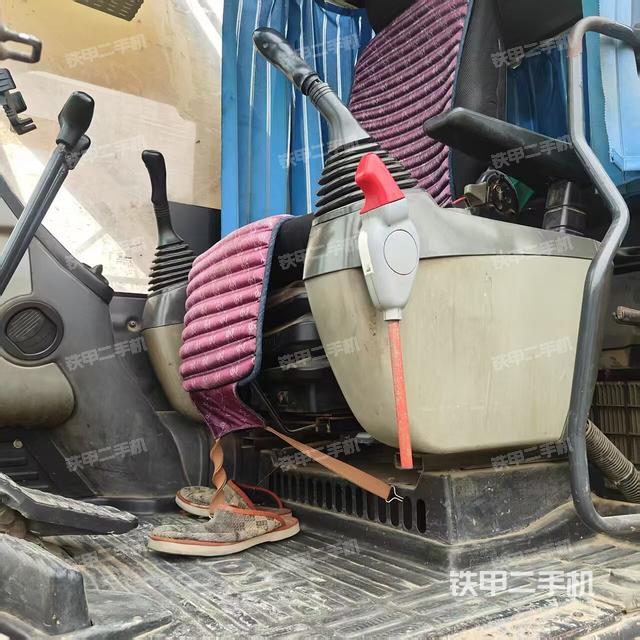 显示屏 (驾驶室部分) 显示屏 (驾驶室部分)