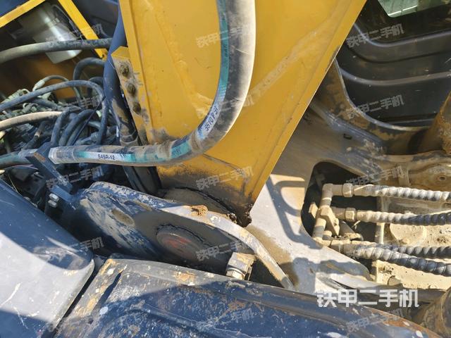大臂根部?斜視(工作和回轉(zhuǎn)裝置) 大臂根部?斜視(工作和回轉(zhuǎn)裝置)
