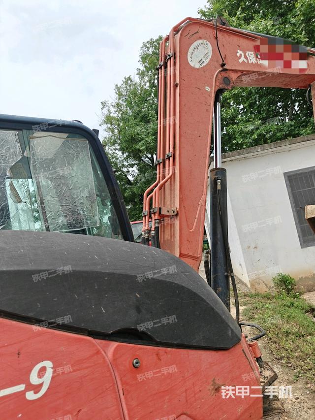 鏟斗右后整體(工作和回轉(zhuǎn)裝置) 鏟斗右后整體(工作和回轉(zhuǎn)裝置)