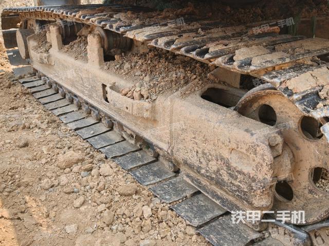 左側(cè)履帶整體?(行走機(jī)構(gòu)) 左側(cè)履帶整體?(行走機(jī)構(gòu))