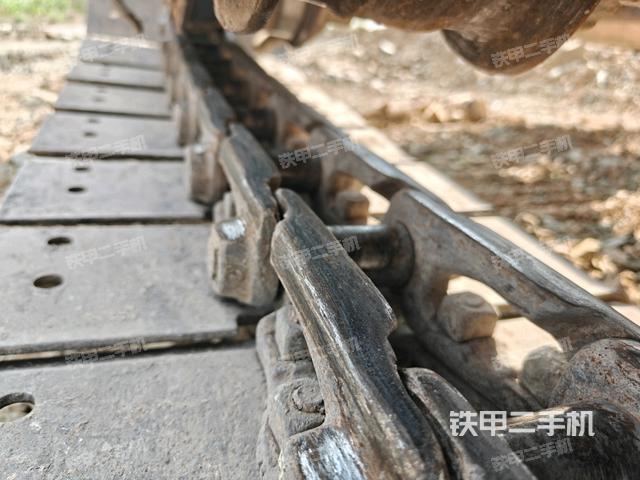 右侧履带整体 (行走机构) 右侧履带整体 (行走机构)