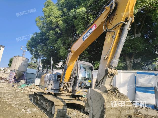 右前45(整機(jī)外觀) 右前45(整機(jī)外觀)