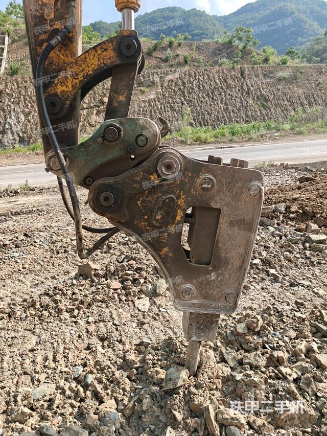 铲斗45度(工作和回转装置) 铲斗45度(工作和回转装置)