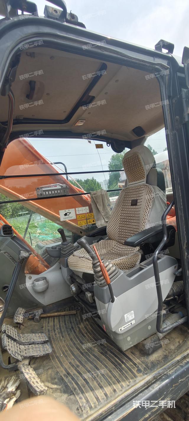 驾驶室整体（整机外观）