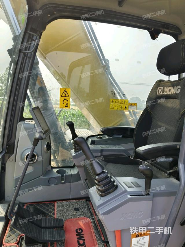 后窗玻璃角标(驾驶室部分) 后窗玻璃角标(驾驶室部分)