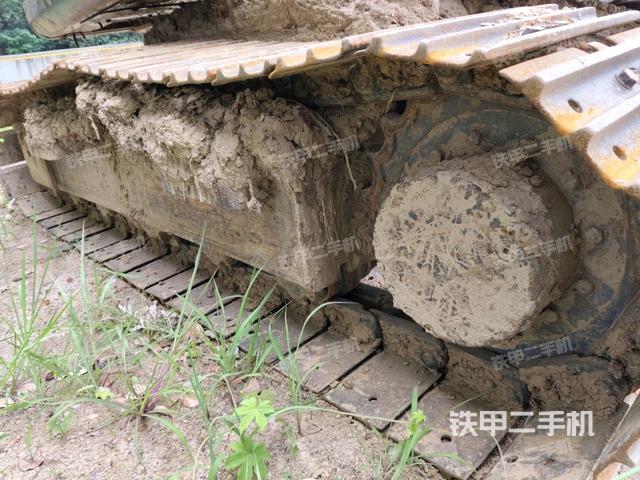左側(cè)履帶整體?(行走機(jī)構(gòu)) 左側(cè)履帶整體?(行走機(jī)構(gòu))