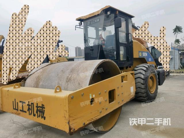 山工SEM522压路机