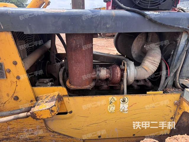 發(fā)動機左側(cè)全景(推土機發(fā)動機艙) 發(fā)動機左側(cè)全景(推土機發(fā)動機艙)