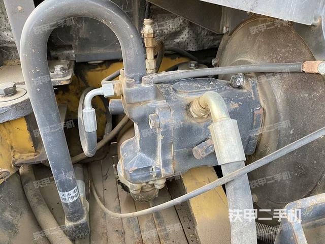 液壓泵艙室正面整體(整機(jī)外觀) 液壓泵艙室正面整體(整機(jī)外觀)