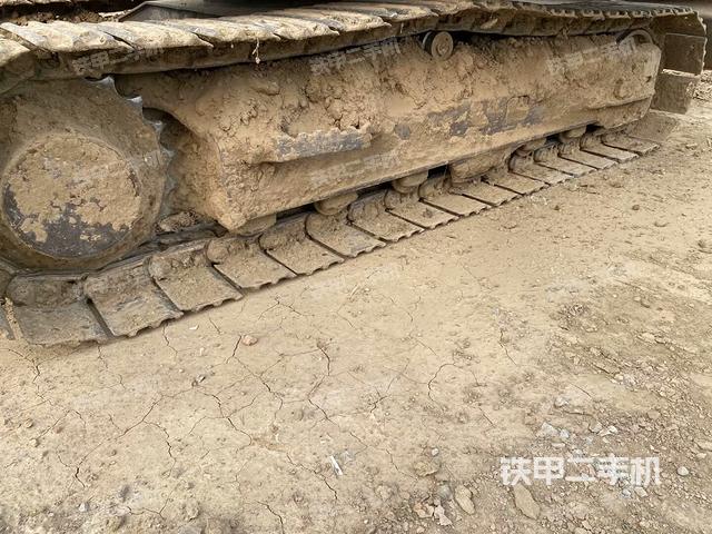 单侧履带整体(整机外观) 单侧履带整体(整机外观)