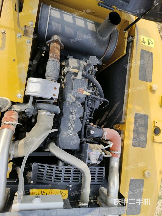 发动机室(上车部件) 发动机室(上车部件)