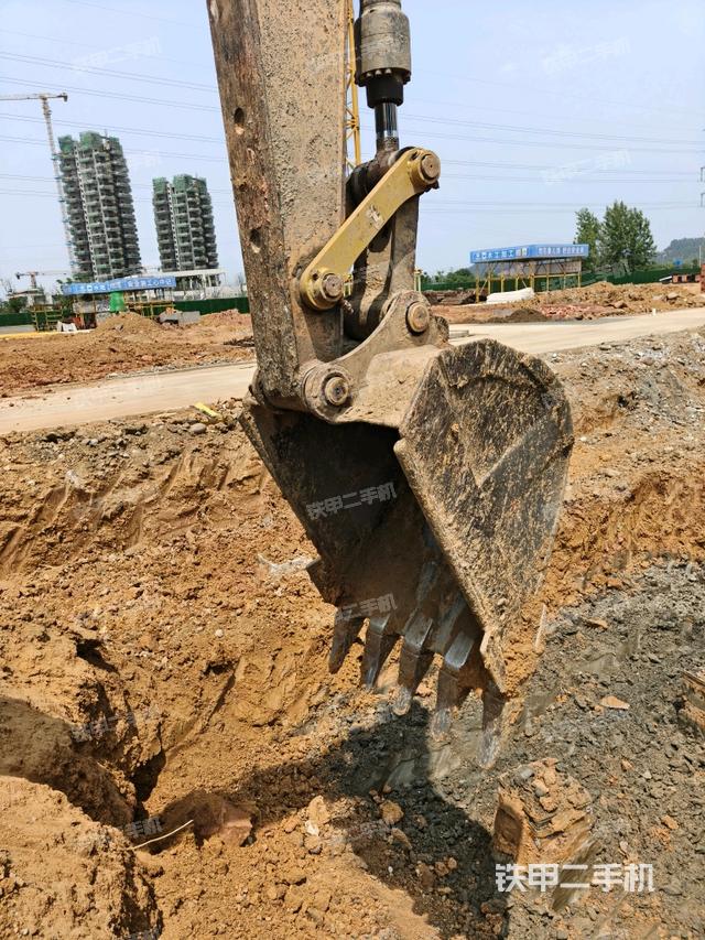 大臂根部?斜視(工作和回轉(zhuǎn)裝置) 大臂根部?斜視(工作和回轉(zhuǎn)裝置)