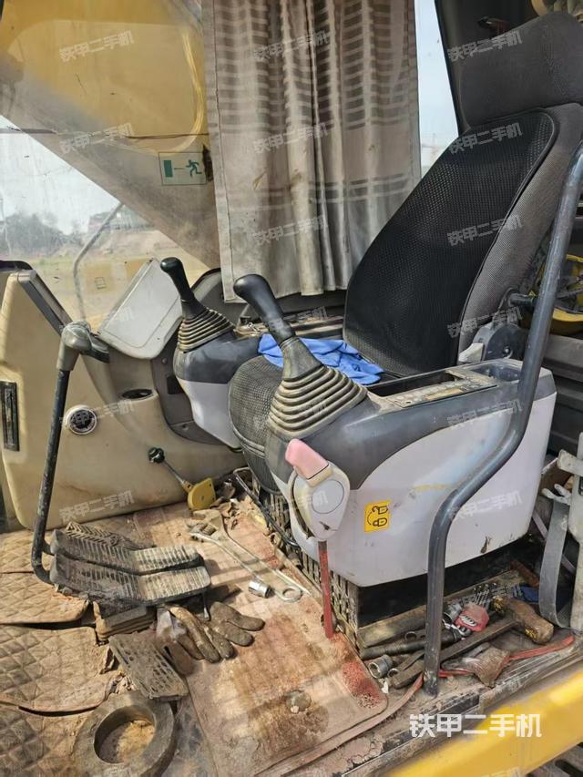 驾驶室整体（整机外观）