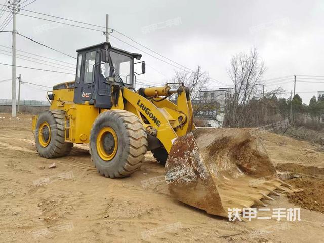 駕駛室工作臺（整機外觀及大件）