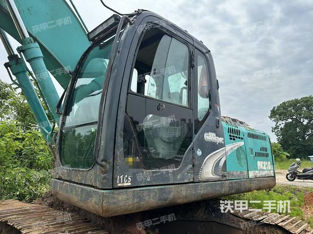 神鋼SK210LC-8挖掘機(jī)