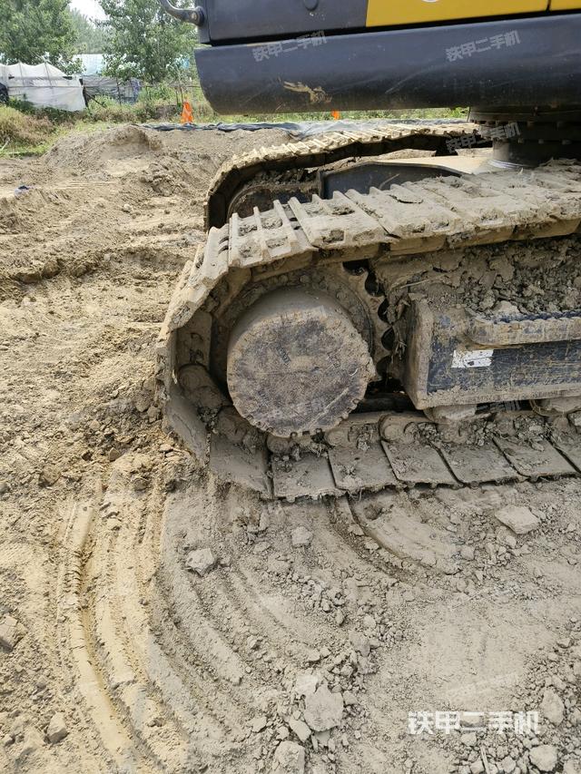 右导向轮(行走机构) 右导向轮(行走机构)