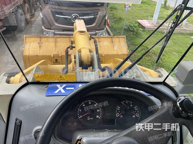 驾驶室工作台(整机外观及大件) 驾驶室工作台(整机外观及大件)