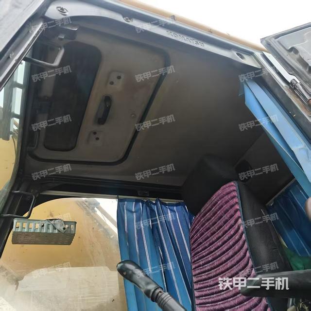 顶棚整体(驾驶室部分) 顶棚整体(驾驶室部分)