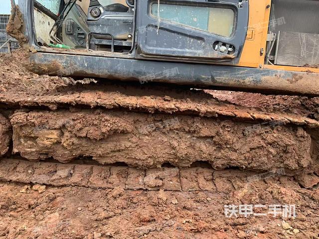 單側(cè)履帶整體（整機(jī)外觀）