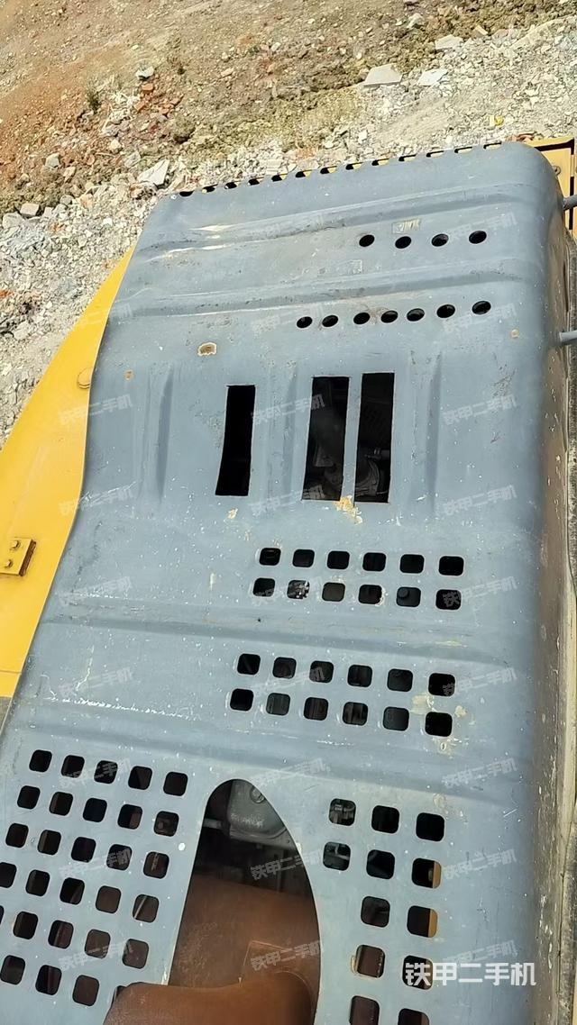 駕駛室頂部（整機(jī)外觀）