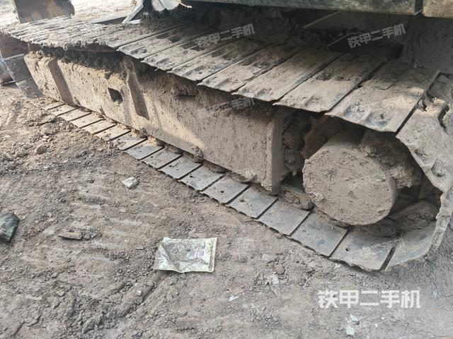 右側(cè)履帶整體?(行走機(jī)構(gòu)) 右側(cè)履帶整體?(行走機(jī)構(gòu))
