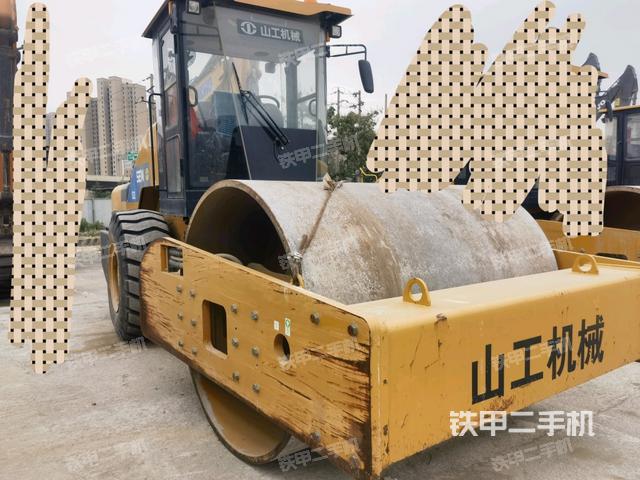 整機右側(cè)(設(shè)備外觀及核心部件) 整機右側(cè)(設(shè)備外觀及核心部件)