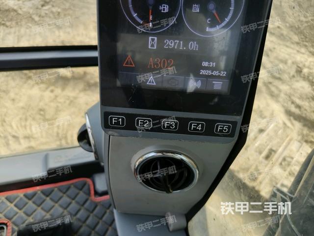 显示屏 (驾驶室部分) 显示屏 (驾驶室部分)