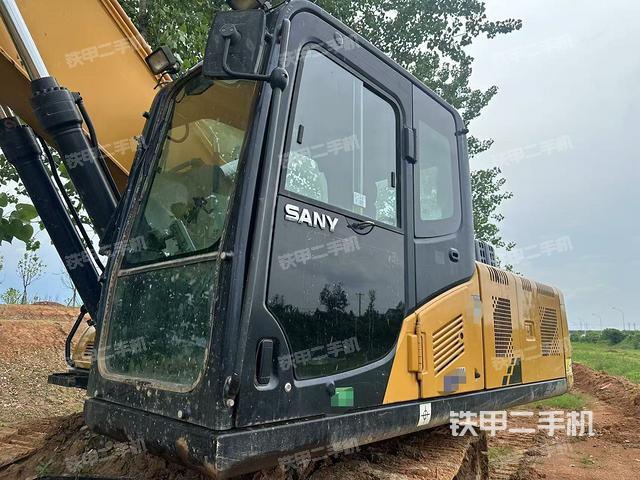 三一重工SY200C挖掘機(jī)