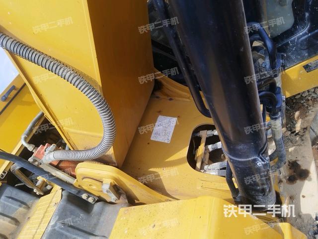 大臂根部?斜視(工作和回轉(zhuǎn)裝置) 大臂根部?斜視(工作和回轉(zhuǎn)裝置)