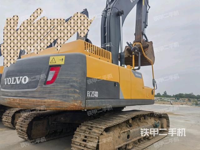 整機(jī)右后45°(整機(jī)外觀) 整機(jī)右后45°(整機(jī)外觀)