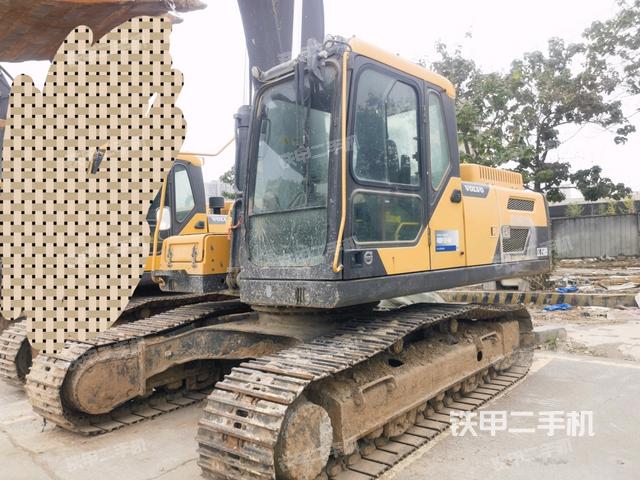 沃爾沃EC250D挖掘機(jī)